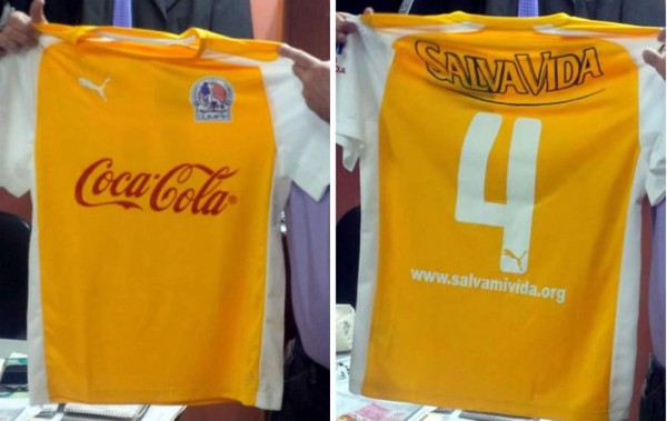 Esta es la nueva camisa del Olimpia color amarillo.