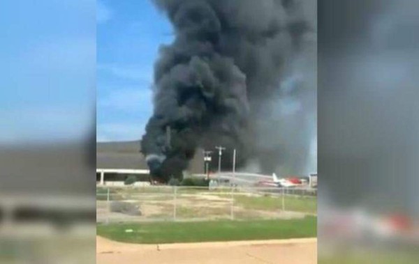 ¡Tragedia! Mueren 10 personas al estrellarse un avión en Texas