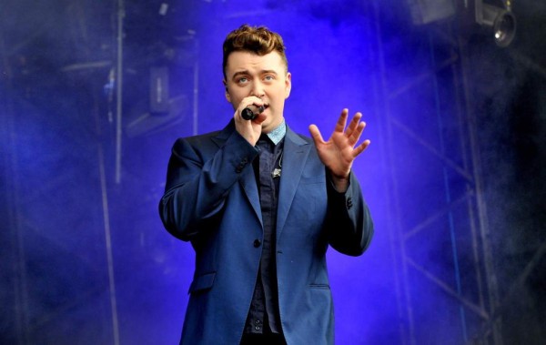 Sam Smith cancela shows por hemorragia en cuerdas