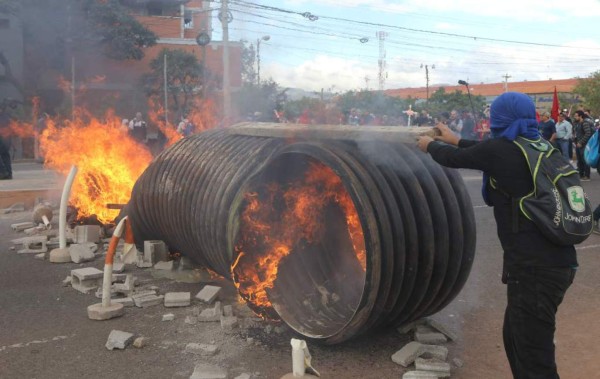 'Hablar de comandos, de insurrección, es hablar de violencia”: JOH