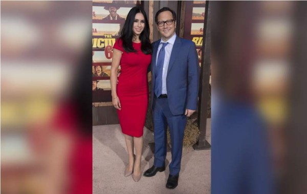 Rob Schneider (53) y Patricia Azarcoya Arce.