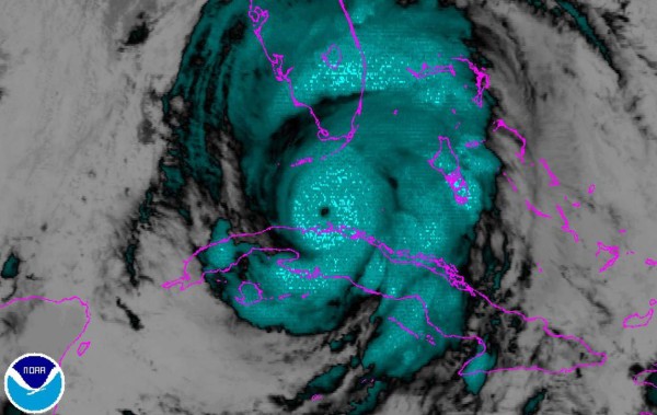 Huracán Irma se aleja de Cuba y va hacia Florida