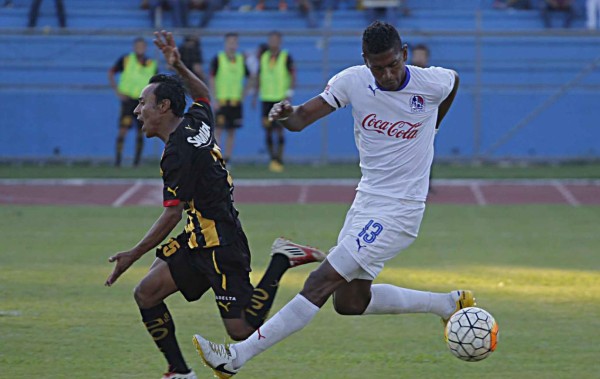 'Costly se está llevando la plata de mi familia'