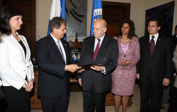 Honduras cierra 'capítulo' al volver a OEA