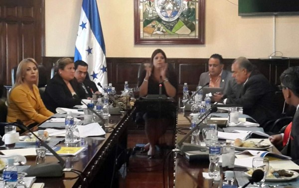 Calidonio expuso a directivos del Congreso situación financiera de San Pedro Sula