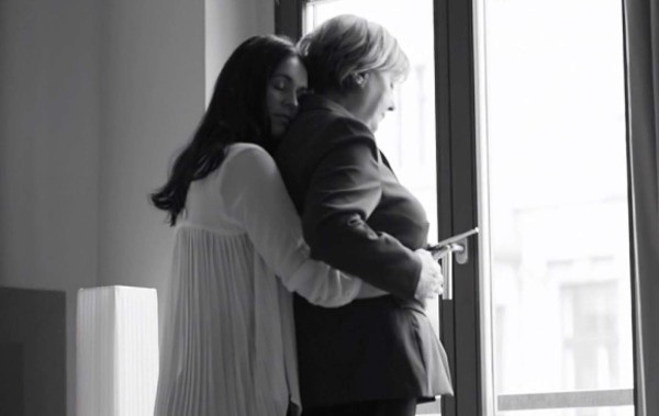 Polémico video sugiere que Ángela Merkel es lesbiana