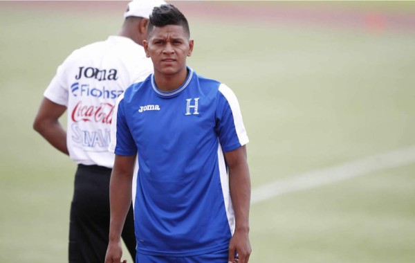 Juvenil Bryan Moya entrena con Honduras