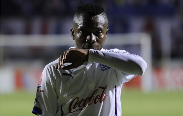 Kevin Álvarez no llegó a los entrenamientos del Olimpia