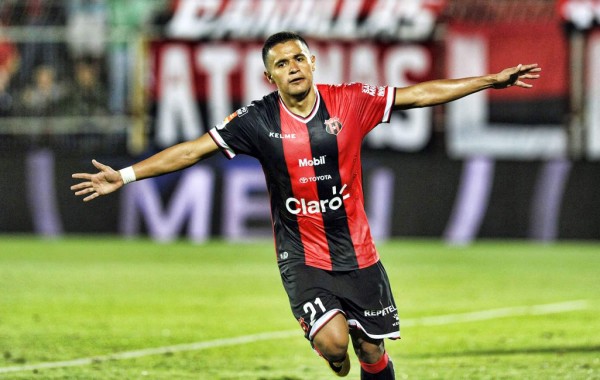 Roger Rojas anotó su quinto gol con el Alajuelense de Costa Rica