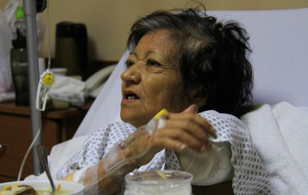 Le amputan brazo a bisabuela que fue atacada por rottweilers