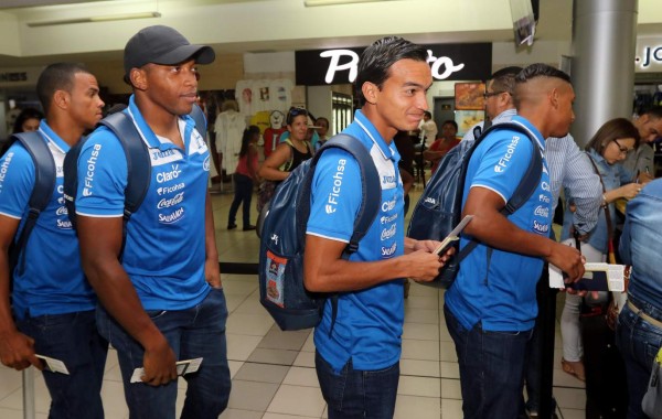 Selección hondureña emprendió vuelo rumbo a Argentina