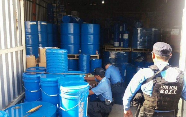 Incautan cargamento de aceite por violación a propiedad intelectual