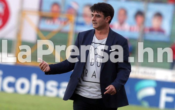 Diego Vázquez sobre el arbitraje: 'Jugamos contra 12, iremos a apelar'