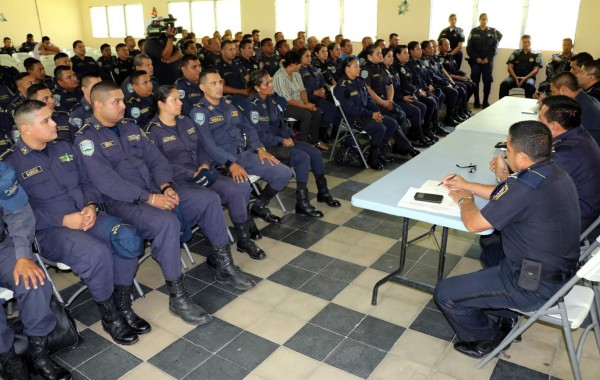 Unos 150 agentes buscan un ascenso en la Policía