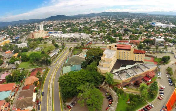 Hoteles tendrán ambiente de playa para los que se quedan