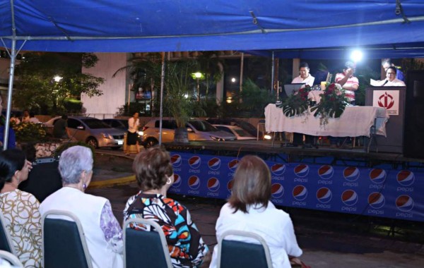 Hoy es la jornada de lecturas bíblicas en el parque