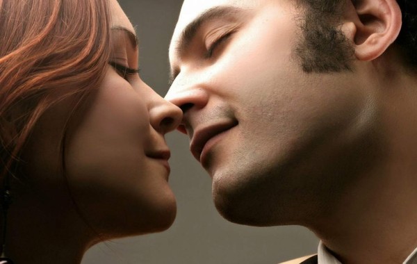 Hombres: Cinco cosas con las que puedes sorprenderla