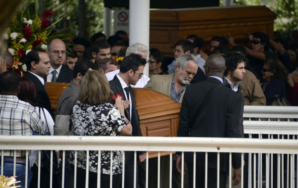 Venezuela da su último adiós a la exreina Mónica Spear