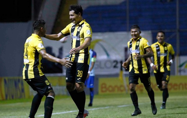 Real España derrota con categoría al Motagua en el Morazán