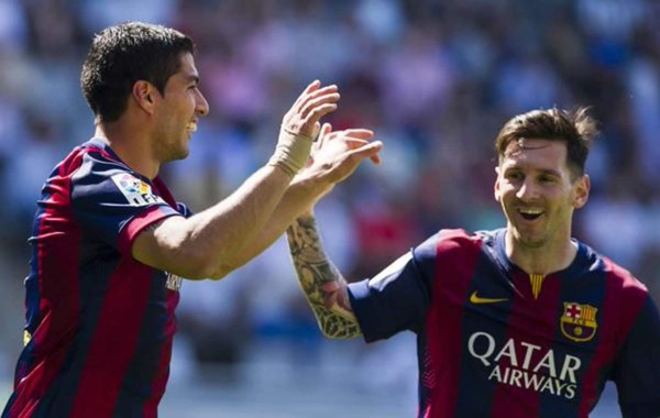 Luis Suárez le niega a un niño ser mejor que Messi