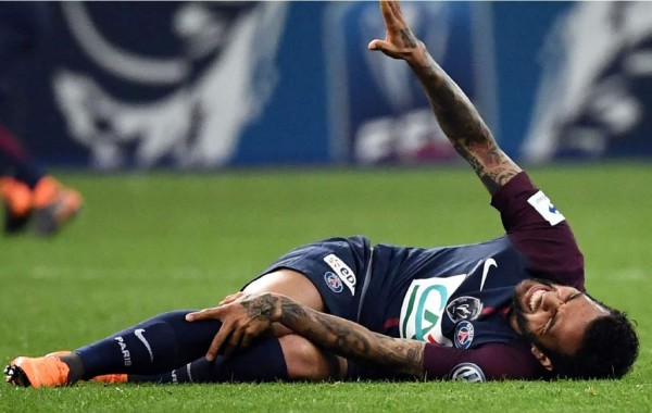¡Alarma en Brasil! Peligra la presencia de Dani Alves en el Mundial