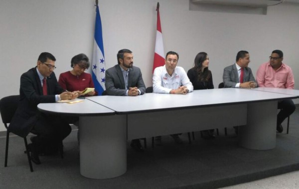 Cuatro diputados de PAC y Libre se suman a los liberales