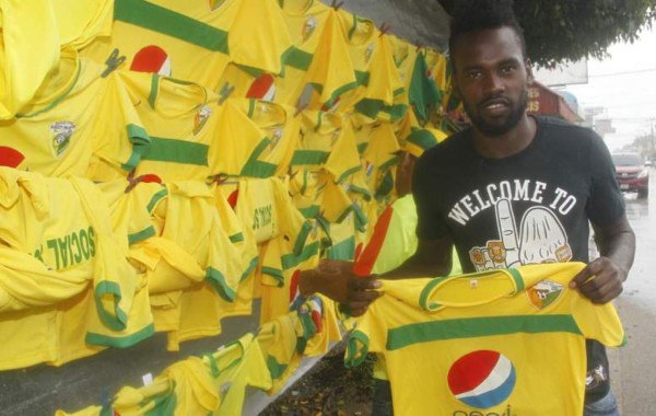 Hermano de Elis se queda en el Social Sol