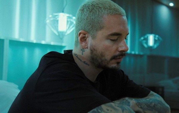 J Balvin pide parar la 'guerra civil' que se vive en Colombia