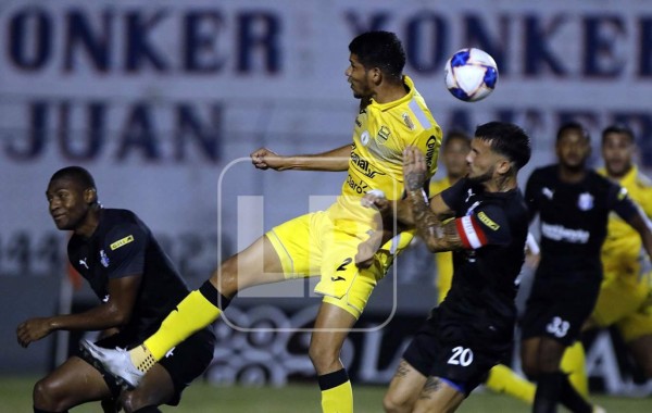 Resbalón del Real España en su visita al Honduras Progreso