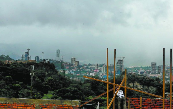Nueva onda tropical dejará lluvias en el norte, centro y oriente de Honduras