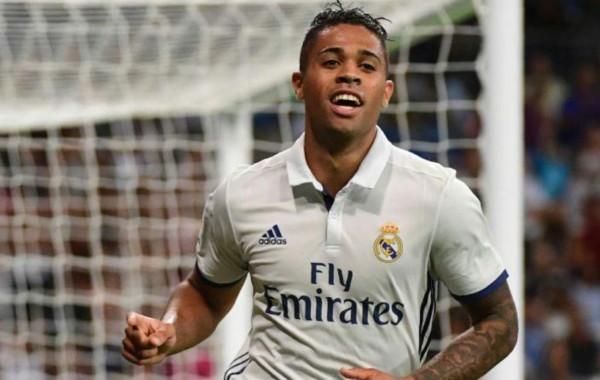 Florentino despide del Real Madrid a enemigo de Cristiano y Ramos