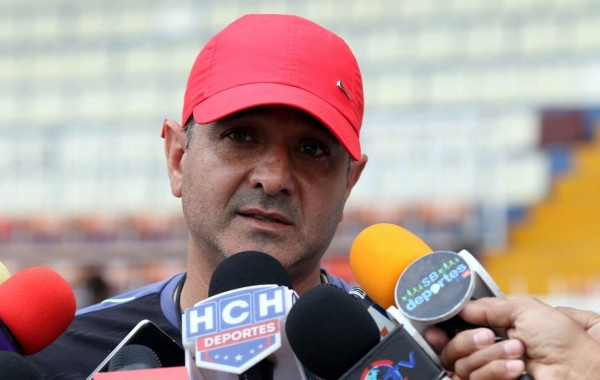 Diego Vázquez sobre Vargas: 'Me causa gracia a veces lo que dice'