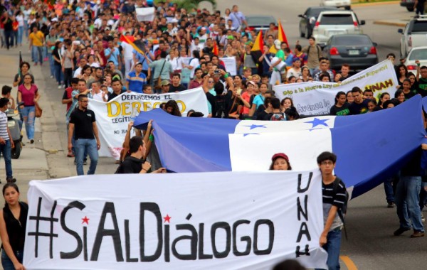 Nadie cede en el conflicto de la Unah-vs; hoy continúa el paro