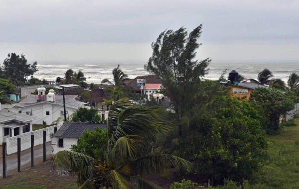 Veracruz espera a huracán Katia tras sobreponerse al sismo