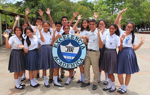Estudiantes claman en su día la apertura de más centros técnicos