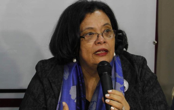 Julieta Castellanos convoca a clases y a un diálogo con estudiantes