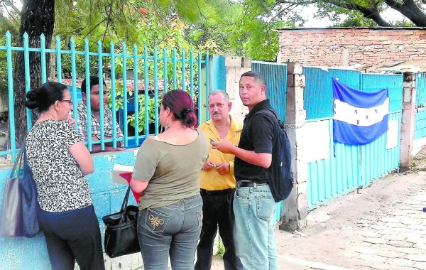 10,000 maestros sin licenciatura no optarán a plazas