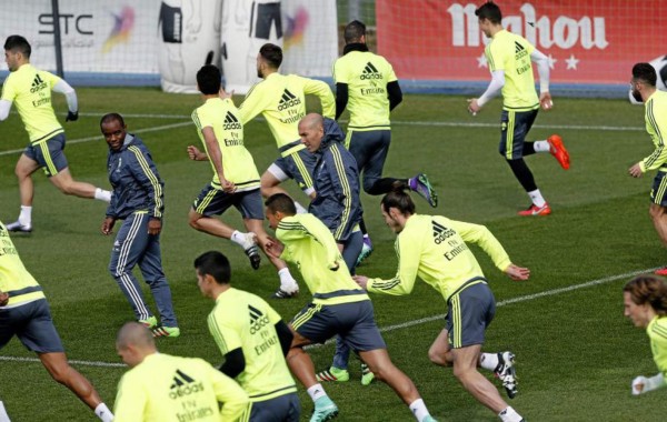 Zidane medita dejar el Real Madrid si el equipo no cambia la actitud