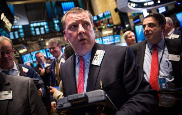 Dow Jones y SyP 500 baten nuevos récords