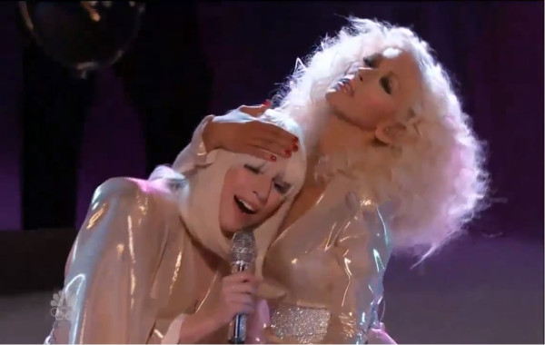 Gaga y Aguilera   liman asperezas