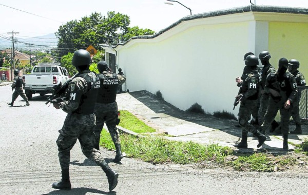 Detenido por cohecho Carlos Montes; buscan a Javier Pastor