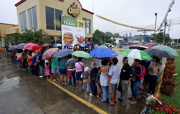 Miles comieron rico en el Día Nacional del Pollo