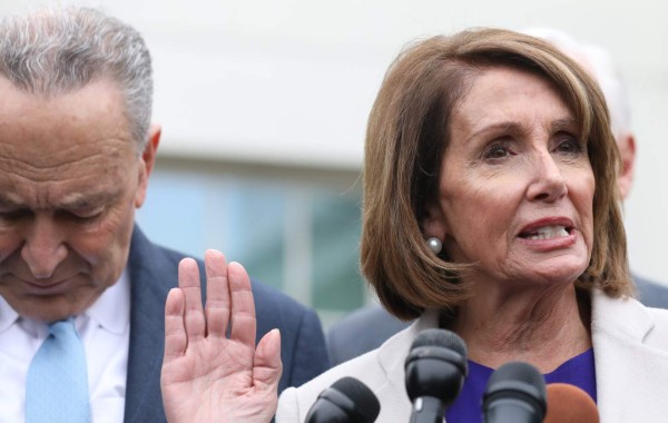 Pelosi urge a Trump suspender discurso en Congreso por cierre de Gobierno