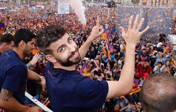 Piqué incendia las redes al burlarse de Cristiano en pleno festejo