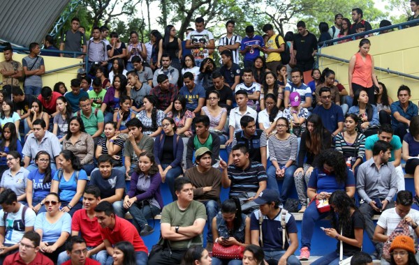 Empantanado diálogo entre los alumnos y autoridades