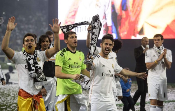 Júbilo blanco por la Décima en el Santiago Bernabeu