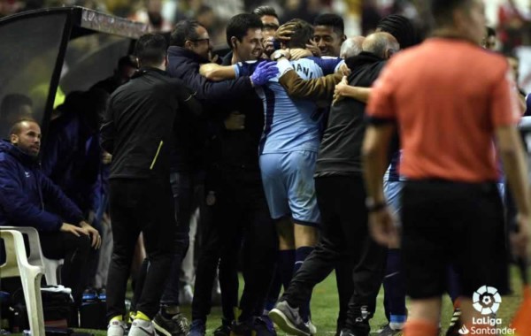 El Girona del 'Choco' Lozano gana al Rayo Vallecano y se aleja de puestos del descenso en la Liga Española