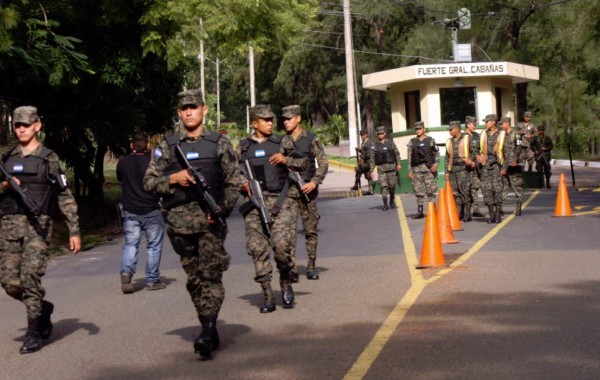 Fotogalería: Así fue el paso de Mario Zelaya por los juzgados de Honduras