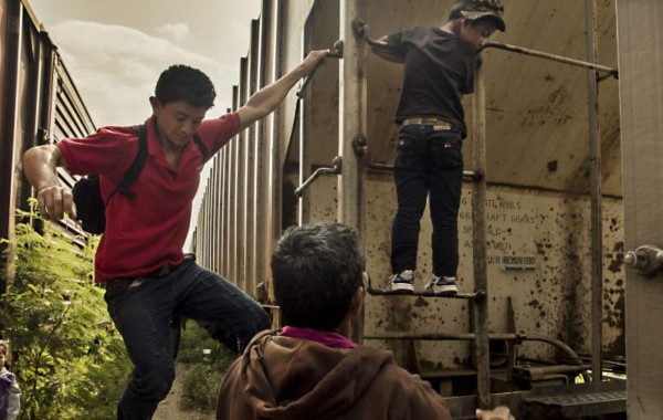 Gobernadora de Carolina del Sur confirma que no llegarán menores al estado