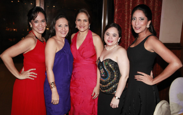 Escuela Internacional Sampedrana festeja la Navidad